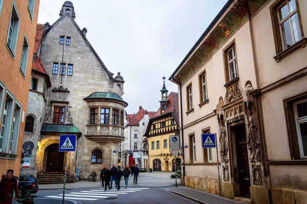 Regensburg, Almanya - 23 Kasım 2025: Sonbaharda Tarihi Merkez