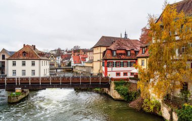 Bamberg Almanya 'sının sonbahar yeşillikleriyle manzarası