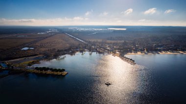 Hourtin Gölü 'nün havadan görünüşü, Gironde, Fransa