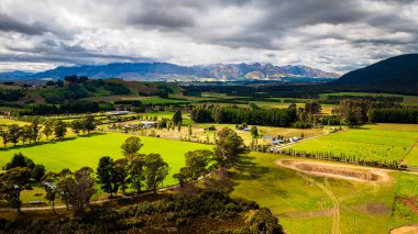 Manapouri Yeni Zelanda manzarası