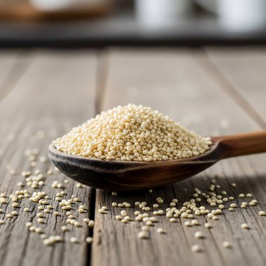 Bir kase kuskus. Bir kavanoz kino tohumu..