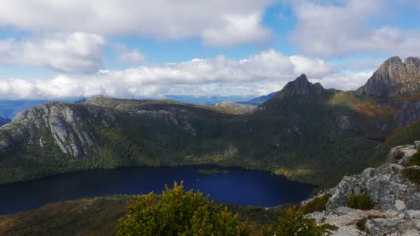 Cradle mountain gołąb jezioro patelni — Wideo stockowe