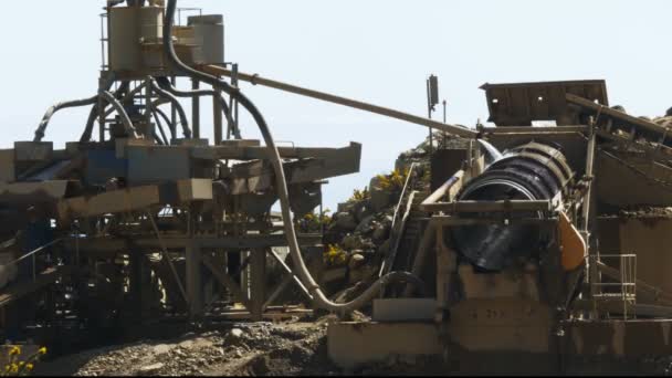 ニュージーランド 2014 広角でニュージーランドの鉱山ロス オープン カット金で機械の撮影 — ストック動画