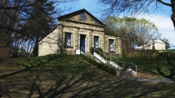 Arrowtown Szeptember 2014 Egy Panorámafelvétel Szemcsésedik Régi Szabadkőműves Lodge Nyíl — Stock videók