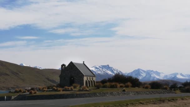 Kerk van de goede herder op Lake Tekapo — Stockvideo