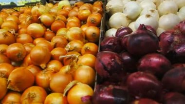 bin bir süpermarkette soğan