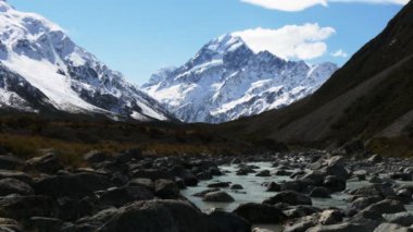 MT cook ve fahişe Nehri