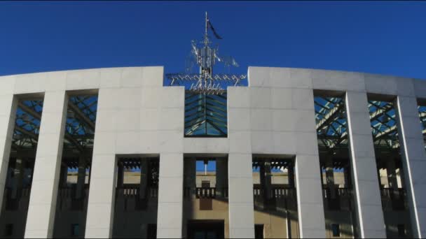 Πρόσοψη του ομοσπονδιακού Κοινοβουλίου στην Καμπέρα — Αρχείο Βίντεο