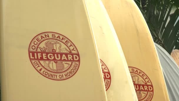 Honolulu Amerika Birleşik Devletleri Ağustos 2015 Cankurtaran Kurtarma Surfboards Waikiki — Stok video