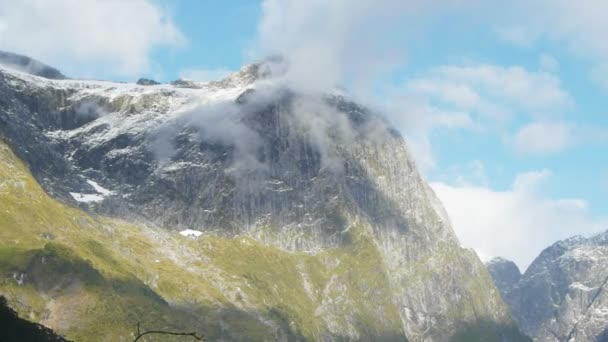 白雪覆盖的山 — 图库视频影像