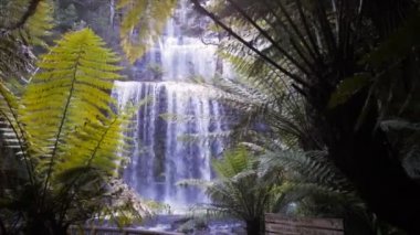 russell orta ve alt kısımları düşüyor