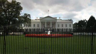 Beyaz Saray'nın bahçesinde Kuzey