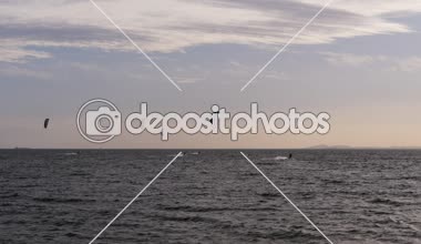 dört uçurtma sörfçü