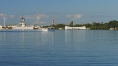tekne alır ziyaretçilere uss arizona Anıtı