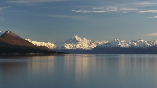 MT cook och lake pukaki — Stockvideo