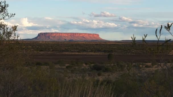 Mount Conner bei Sonnenuntergang — Stockvideo