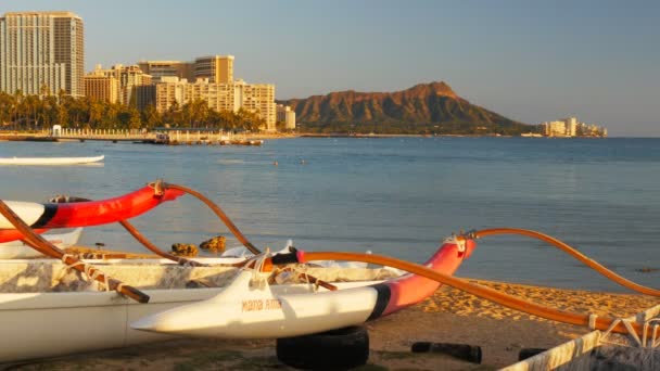 Waikiki United States America January 2015 Close Shot Outrigger Canoes — Stock Video