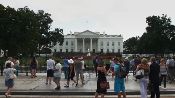 Білий дім туристів — стокове відео