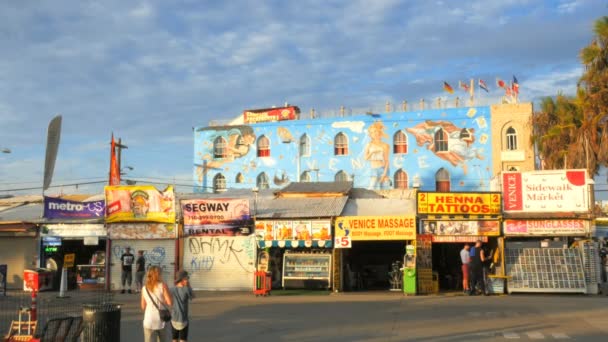 Los Angeles California Usa August 2015 Wide Shot Vendors Boardwalk — Stock Video