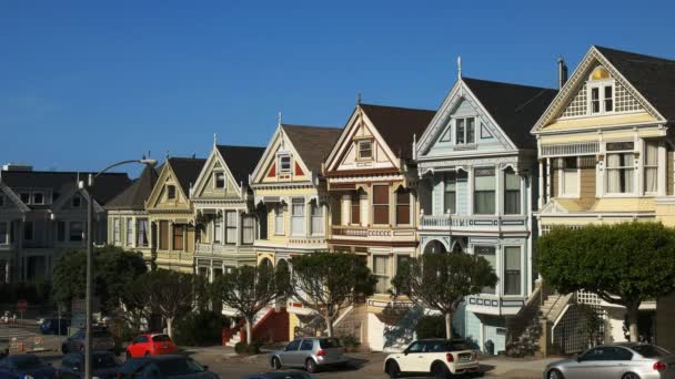 Χρωματισμένες κυρίες σπίτια στο Σαν Φρανσίσκο — Αρχείο Βίντεο