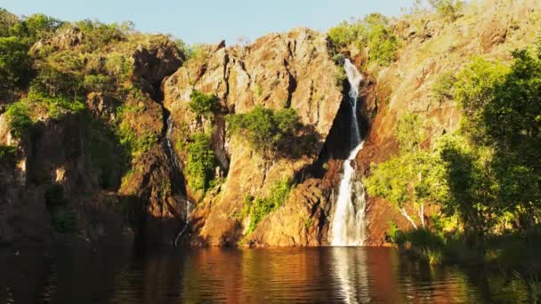 Wangi waterfalls in litchfield national park — Stock Video