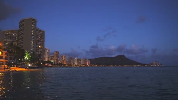 Waikiki gece — Stok video