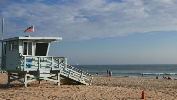 Salvavidas torre venecia playa — Vídeos de Stock