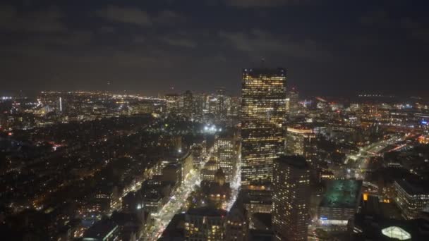 Una toma nocturna del distrito financiero de Boston desde la plataforma de observación de skywalk en Boston — Vídeos de Stock