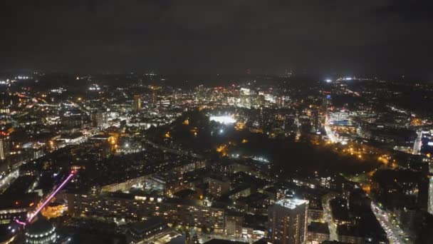 Noche tiro panorámico de bostons fenway park desde la cubierta de observación del aeródromo — Vídeos de Stock
