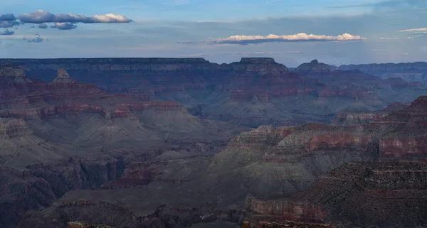 Un colpo di crepuscolo guardando ad est del grande canyon al punto hopi nel grande canyon parco nazionale di Arizona — Foto Stock