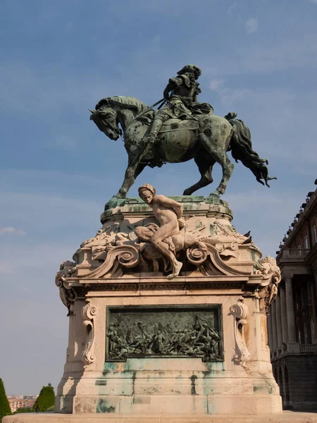 BUDAPEST, HUNGARY- MAY, 26 Μαΐου 2019: ο πρίγκιπας Ευγένιος του αγάλματος Σαβόι στο κάστρο της Βούδας — Φωτογραφία Αρχείου