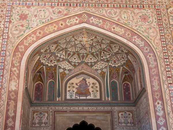 JAIPUR,インド- 2019年3月22日:琥珀の砦でのヒンドゥー神ガネシュの絵画 — ストック写真