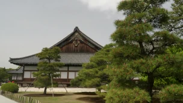 KYOTO, JAPÃO - 16 de abril de 2018: o antigo palácio ninomaru no castelo de noji em kyoto — Vídeo de Stock