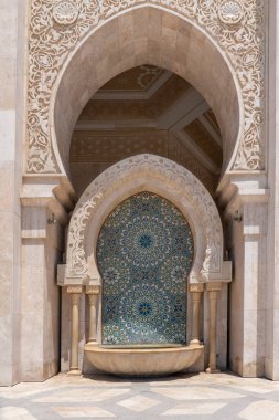 Casablanca, Morroco 'daki Hassan ii Camii' nde bir abdest çeşmesi.