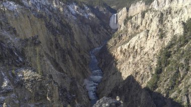 Yellowstone 'un geniş açı çekimi sonbahar karıyla birlikte düşer.