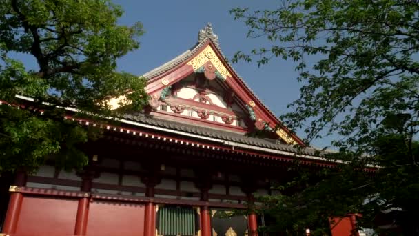 TOKYO, JAPAN - APRIL, 20, 2018: sidotaket i sensoji-templet i tokyo — Stockvideo