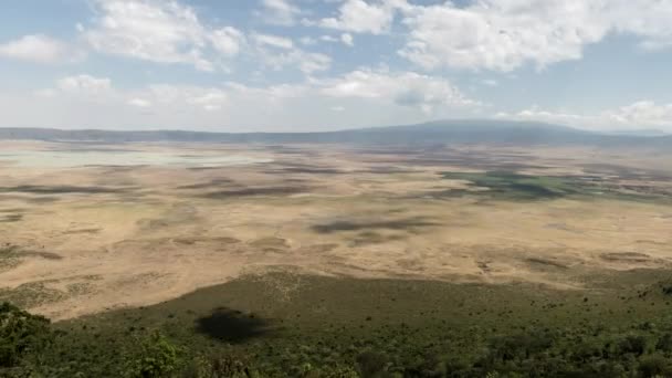 Ampla vista de ângulo da cratera de ngorongoro na tanzânia — Vídeo de Stock