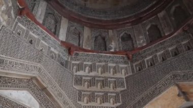 Lodi Gardens 'ta Barbara Gumbad' ın iç çekimini eğ... 4K 60 peni.