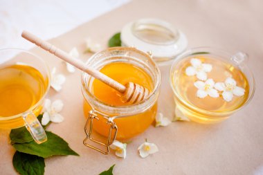 Çay bal ve Yasemin ile