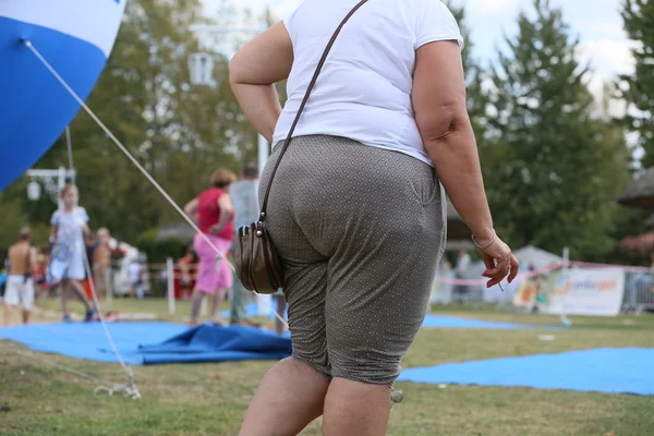 Palących kobiet otyłość — Zdjęcie stockowe