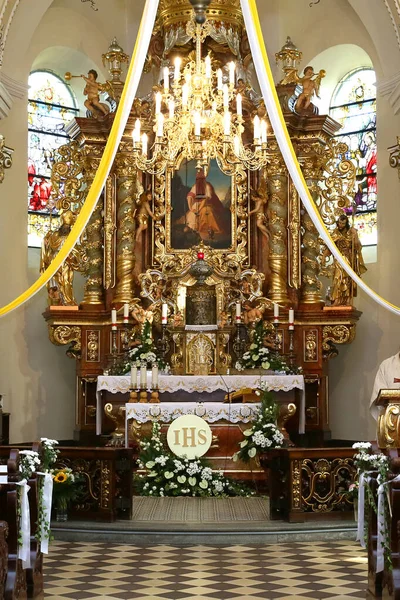 Altar Iglesia Pequeño Pueblo —  Fotos de Stock
