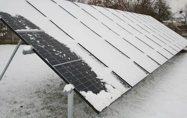 Paneles Fotovoltaicos Cubiertos Nieve Día Nevado —  Fotos de Stock