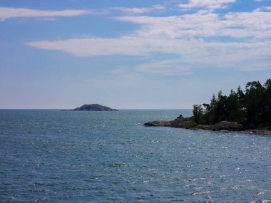 Yaz boyunca deniz manzarası