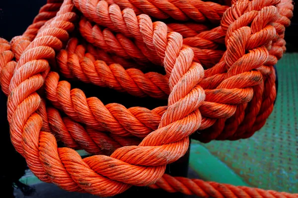 Kırmızı bağlantı kablosu