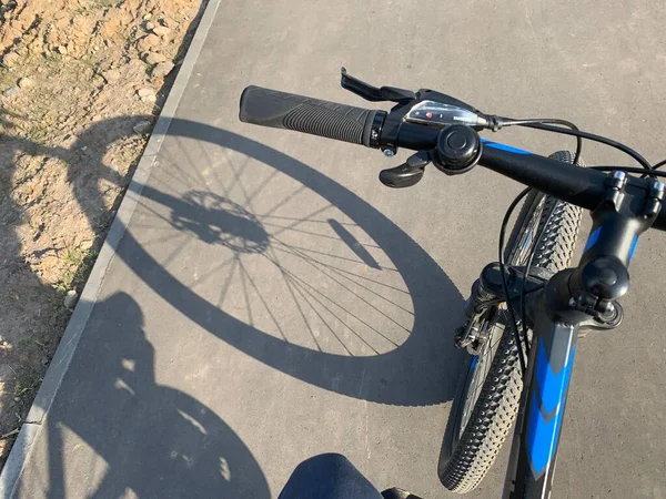 Montar Bicicleta Por Carretera Otoño — Foto de Stock