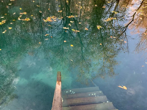 See Mit Klarem Wasser Herbst — Stockfoto