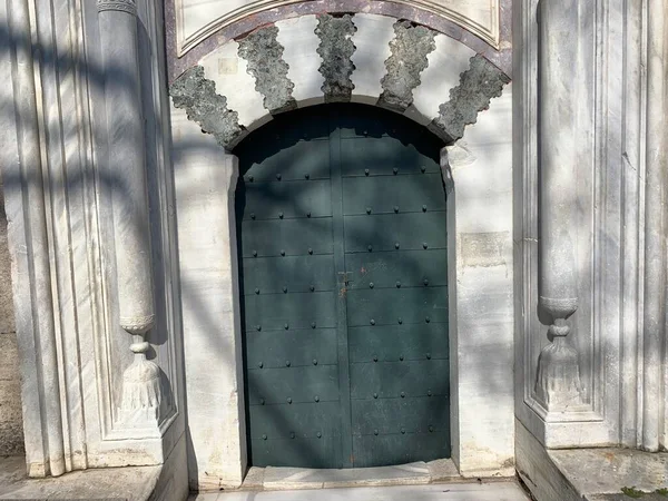 Eski Ahşap Kapı Doğu Tarzı Kapı — Stok fotoğraf