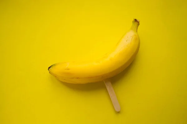 Мороженое Бананами — стоковое фото