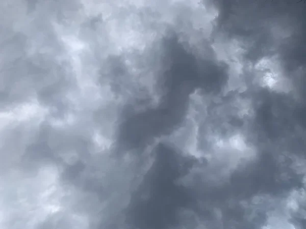 Naturlig Bakgrund Stormig Himmel Tunga Moln — Stockfoto