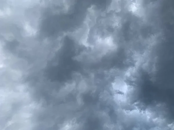 Fundos Naturais Céu Tempestuoso Nuvens Pesadas — Fotografia de Stock